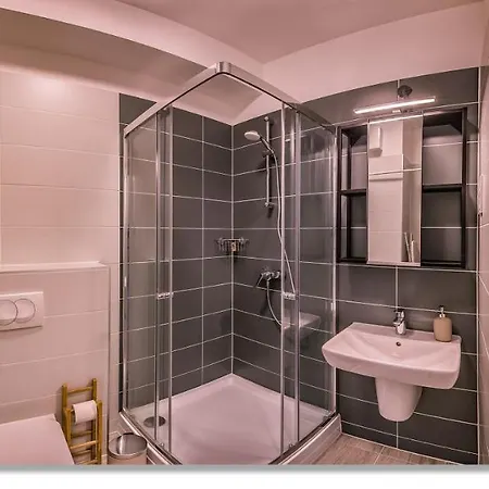 Апартаменты Waterfront Boutique